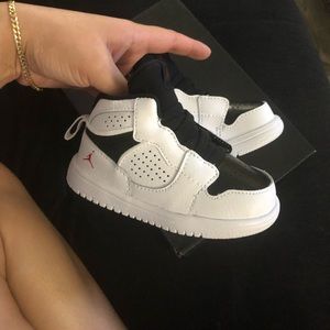 Brand new Jordan’s  access ( toddlers )